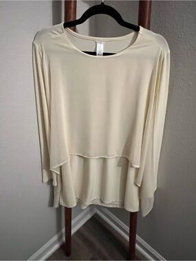 Wynne Layers Women’s Layered Cream Tunic Top Large